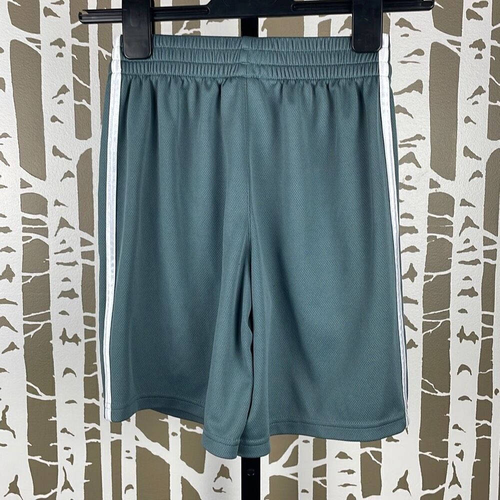 Adidas Boys Basketball Shorts M (10/12)